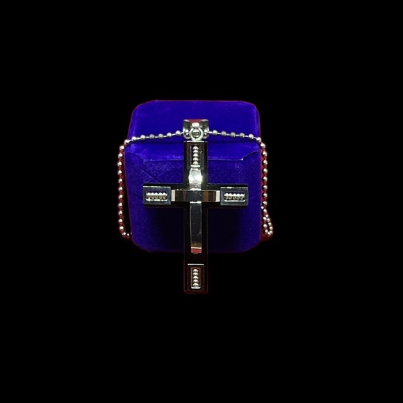 Zales Black Onyx and Stainless Steel Cross w/Chain 18” - Picture 2 of 10